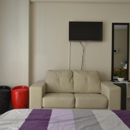 Daichi Place Newport Boulevard Manilla Buitenkant foto
