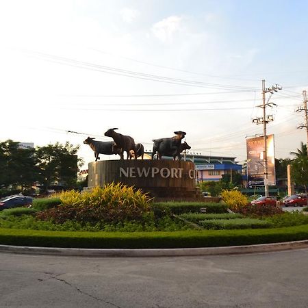 Daichi Place Newport Boulevard Manilla Buitenkant foto