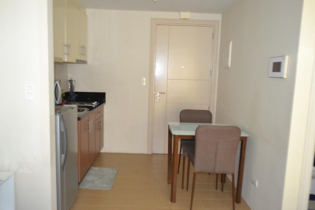 Daichi Place Newport Boulevard Manilla Buitenkant foto