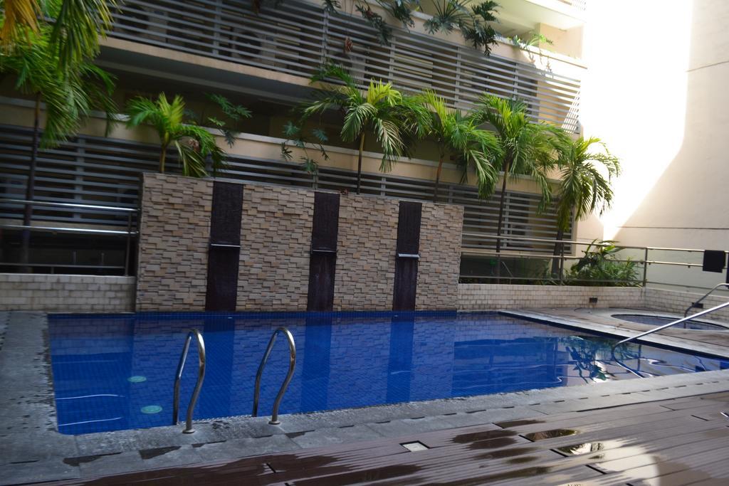 Daichi Place Newport Boulevard Manilla Buitenkant foto